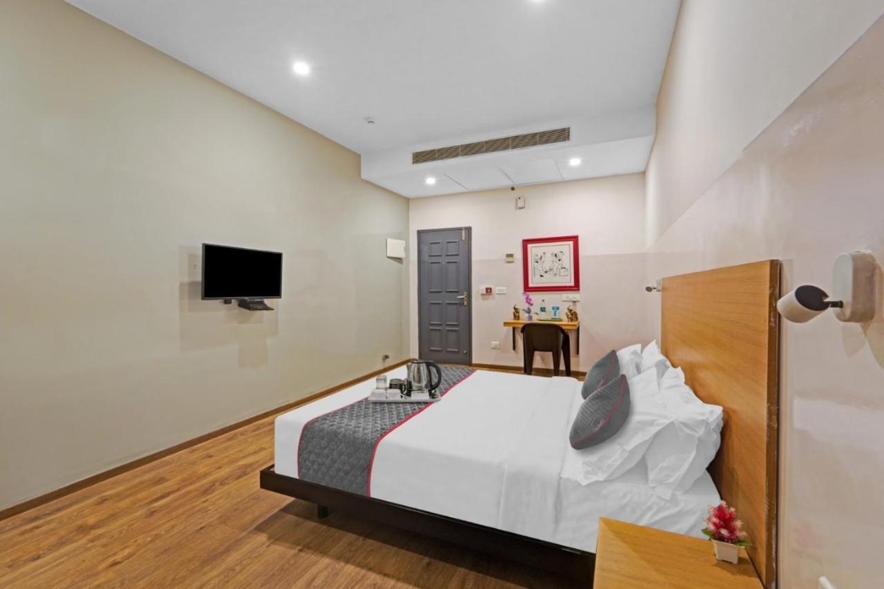 Ks Residency Hotel Madras Buitenkant foto